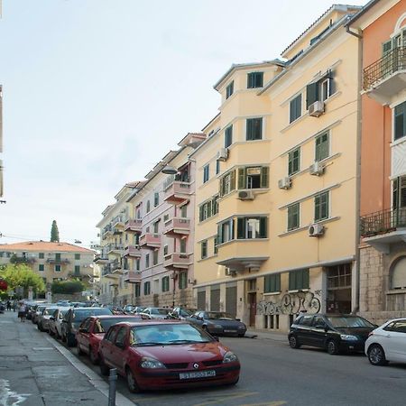 Apis Split Apartment Exterior photo